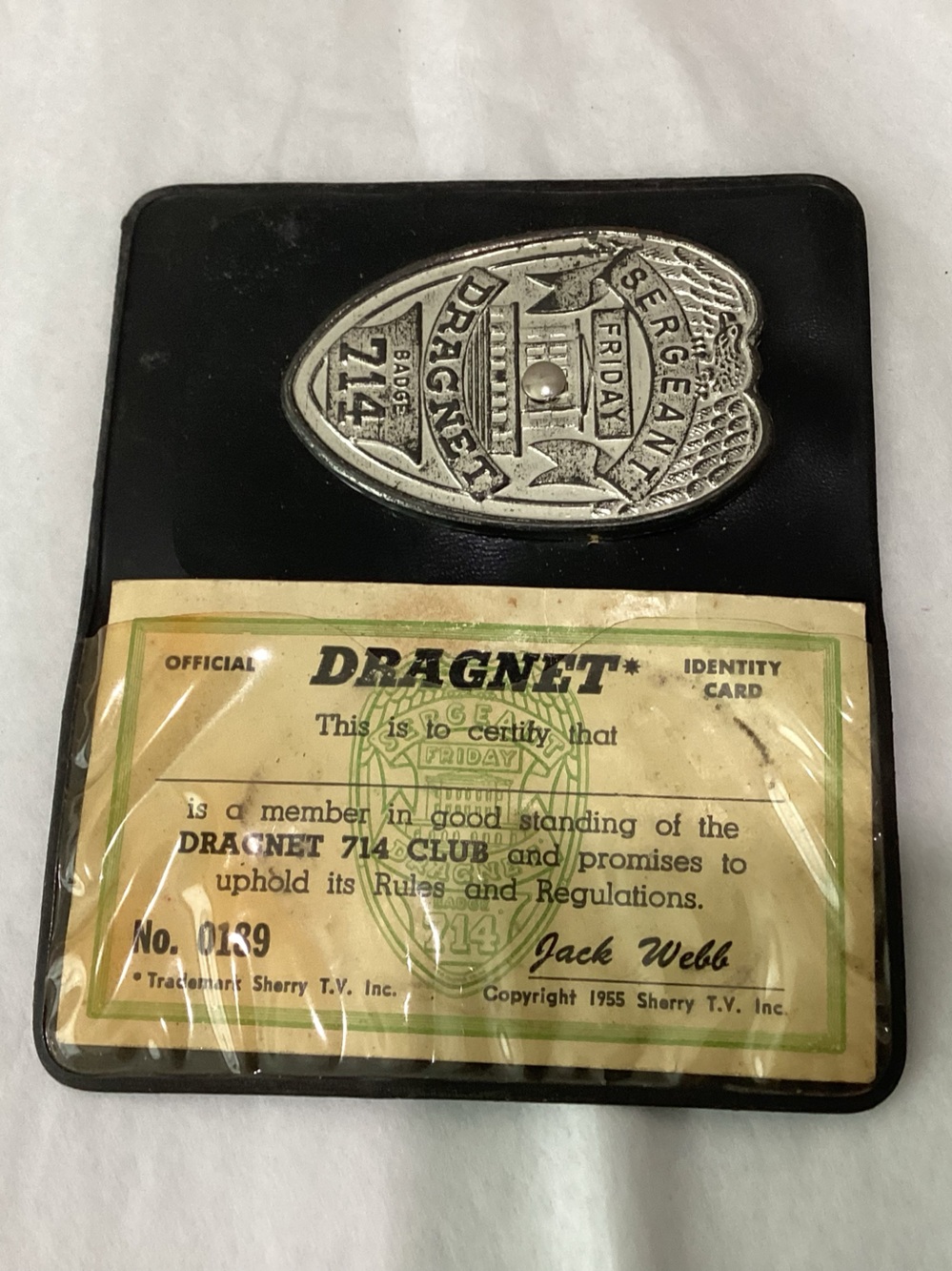 Vtg. DRAGNET Sargent Toy badge from the 1950s. - Picture 2 of 2